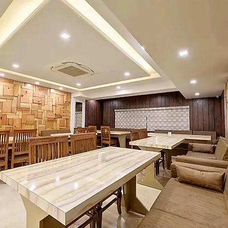 Glace Stay Inn Near Igi Airport New Delhi-3